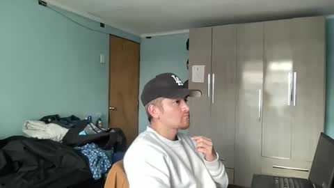 Snapshot of goodfumes chatting on 09-09-25, 03:00 goodfumes online show from 09-09-25, 03:00