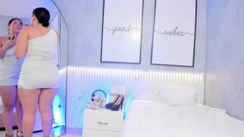 Snapshot of goodgirl22_ chatting on 06-27-26, 12:22 Emmy online show from 06-27-26, 12:22
