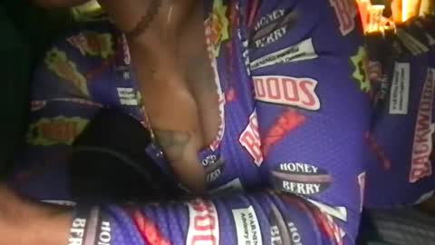 Snapshot of goodzt chatting on 12-17-25, 07:47 goodzt online show from 12-17-25, 07:47