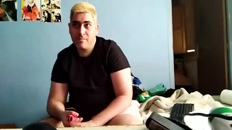 Snapshot of gorak32 chatting on 02-19-25, 04:00 GoraK online show from 02-19-25, 04:00