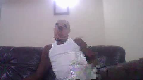 Snapshot of gorashado chatting on 10-16-25, 08:32 Sexy Black Model online show from 10-16-25, 08:32