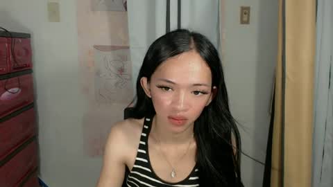 Snapshot of gorgeous_celestine chatting on 06-12-26, 06:23 tine online show from 06-12-26, 06:23