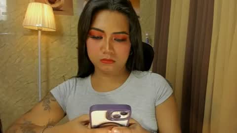 Snapshot of gorgeous_dark_luna chatting on 06-26-26, 06:01 RIANA online show from 06-26-26, 06:01