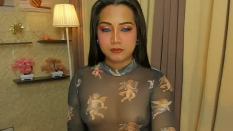 Snapshot of gorgeous_dark_luna chatting on 07-18-26, 06:12 RIANA online show from 07-18-26, 06:12