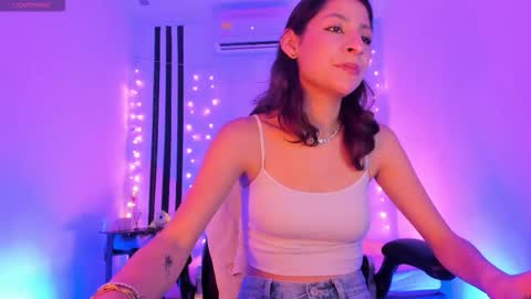 i am Jessi  I love animals and drawing I hope to get along with everyone. XOXO online show from 02-26-26, 07:35