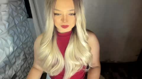 Snapshot of gorgeousamandarose chatting on 07-18-26, 01:32 Amanda rose online show from 07-18-26, 01:32