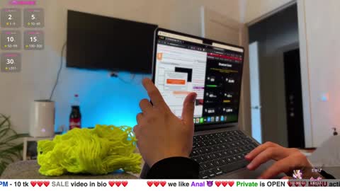 Snapshot of gotamcouple chatting on 01-31-25, 08:22 Baby online show from 01-31-25, 08:22