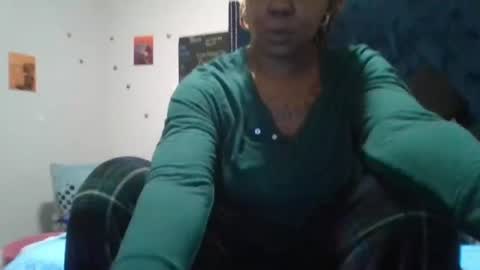 Sue Goddess online show from 11-17-25, 08:14