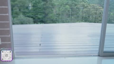 sophie  Special celebration a the beach 300k followers 3011 and 0112   online show from 04-24-26, 08:00