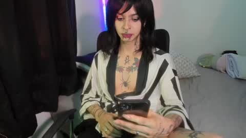 Snapshot of goth_ru chatting on 01-26-25, 09:18 Russ online show from 01-26-25, 09:18