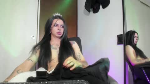 Snapshot of goth_ru chatting on 09-11-25, 08:53 Russ online show from 09-11-25, 08:53