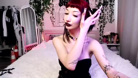 Snapshot of gothdesss chatting on 02-09-25, 07:38 online show from 02-09-25, 07:38