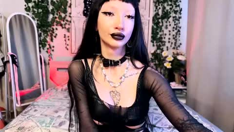 Snapshot of gothdesss chatting on 03-11-25, 04:54 online show from 03-11-25, 04:54