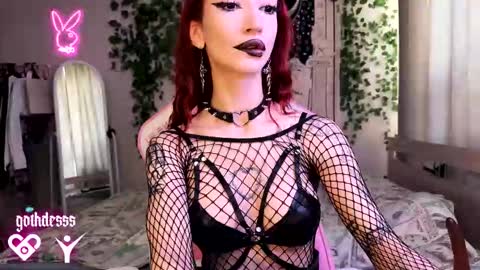 Snapshot of gothdesss chatting on 09-26-25, 06:06 online show from 09-26-25, 06:06