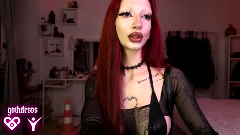 Snapshot of gothdesss chatting on 11-24-25, 04:34 online show from 11-24-25, 04:34