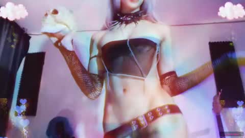Snapshot of gothicute chatting on 06-21-26, 06:38 online show from 06-21-26, 06:38