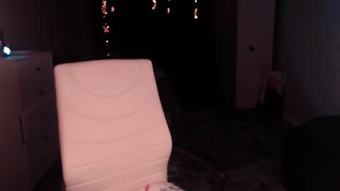 Snapshot of grace_crystal chatting on 01-30-25, 12:18 Grace online show from 01-30-25, 12:18