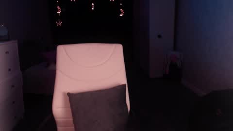 Snapshot of grace_crystal chatting on 02-27-25, 11:48 Grace online show from 02-27-25, 11:48