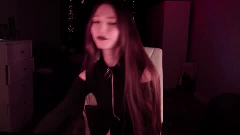 Snapshot of grace_crystal chatting on 10-25-25, 12:51 Grace online show from 10-25-25, 12:51