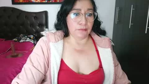Snapshot of grace_mature_milf chatting on 06-10-26, 05:12 grace_mature_milf online show from 06-10-26, 05:12