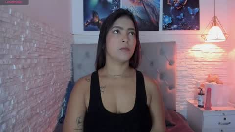 Snapshot of graceymilf999 chatting on 01-25-25, 11:23 Gracey Milf online show from 01-25-25, 11:23