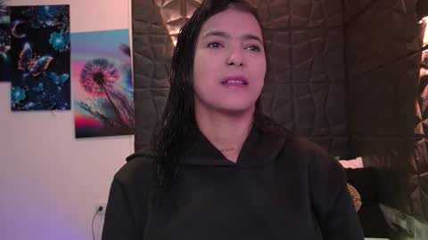 Snapshot of graceymilf999 chatting on 10-24-25, 11:28 Gracey Milf online show from 10-24-25, 11:28