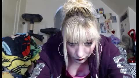 gracielynne1989 online show from 04-22-26, 06:53