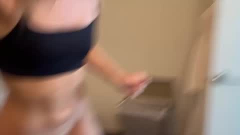 Snapshot of graciemae_baexx chatting on 02-27-25, 06:20 Gracie Mae online show from 02-27-25, 06:20