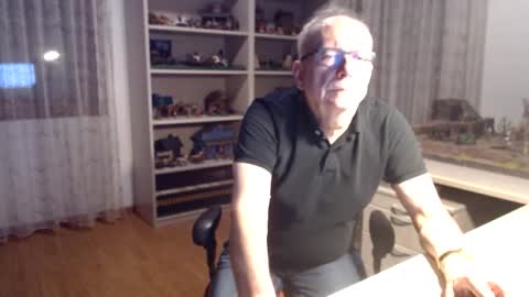 Snapshot of grandpach chatting on 02-21-25, 07:01 grandpach online show from 02-21-25, 07:01