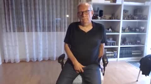 Snapshot of grandpach chatting on 02-08-26, 12:41 grandpach online show from 02-08-26, 12:41