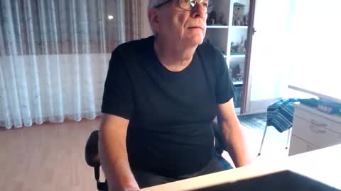 Snapshot of grandpach chatting on 03-21-26, 11:26 grandpach online show from 03-21-26, 11:26