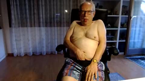 Snapshot of grandpach chatting on 07-16-26, 06:41 grandpach online show from 07-16-26, 06:41