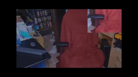 Snapshot of granitecock71 chatting on 01-04-25, 06:19 Christopher online show from 01-04-25, 06:19