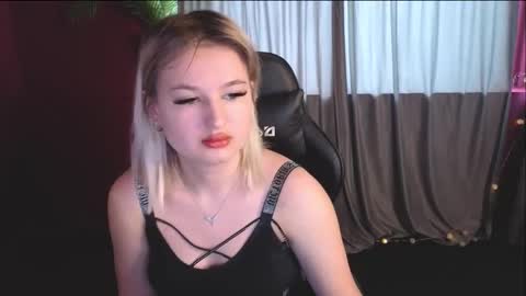 Snapshot of grase_neon chatting on 02-15-26, 08:35 grase_neon online show from 02-15-26, 08:35