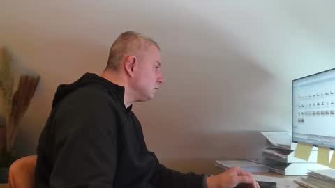 grau197077 online show from 02-16-26, 09:38