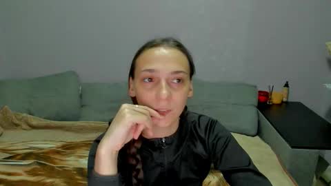 Snapshot of gravitation777 chatting on 12-22-25, 01:41 Anna online show from 12-22-25, 01:41