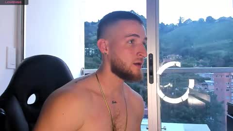 Snapshot of greeneyes_col chatting on 01-30-25, 10:51 Juan online show from 01-30-25, 10:51