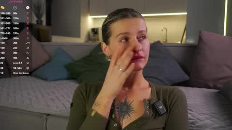 Kelly online show from 04-22-26, 02:29