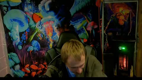 Greenlungs8195 online show from 12-20-24, 05:47