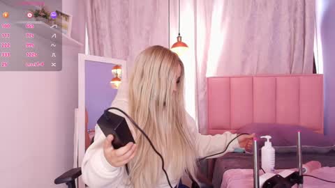 Snapshot of greennbella chatting on 01-07-25, 07:17 online show from 01-07-25, 07:17