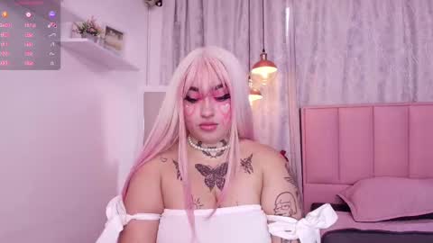 Snapshot of greennbella chatting on 02-11-25, 07:16 online show from 02-11-25, 07:16