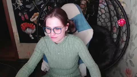 Snapshot of greenwitch9 chatting on 05-03-26, 01:06 Lina online show from 05-03-26, 01:06
