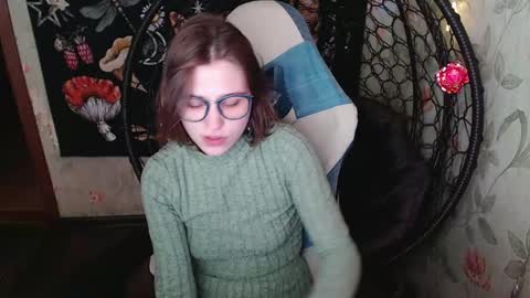 Snapshot of greenwitch9 chatting on 05-06-26, 11:37 Lina online show from 05-06-26, 11:37