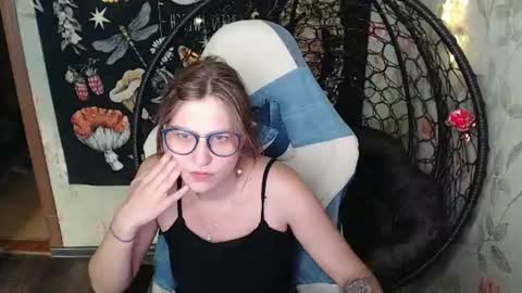 Snapshot of greenwitch9 chatting on 07-22-26, 12:08 Lina online show from 07-22-26, 12:08