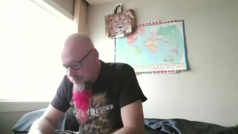 Snapshot of gregrev chatting on 01-01-25, 10:13 gregrev online show from 01-01-25, 10:13