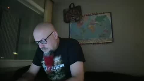 Snapshot of gregrev chatting on 01-02-25, 01:17 gregrev online show from 01-02-25, 01:17