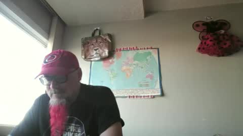 Snapshot of gregrev chatting on 10-14-25, 11:27 gregrev online show from 10-14-25, 11:27
