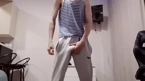 Snapshot of greonn chatting on 10-28-25, 07:12 Felix online show from 10-28-25, 07:12