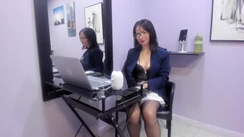 Snapshot of greta_borbon chatting on 06-22-26, 11:29 Greta online show from 06-22-26, 11:29
