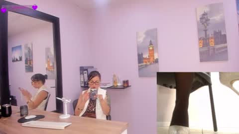 Snapshot of greta_borbon chatting on 07-17-26, 11:50 Greta online show from 07-17-26, 11:50